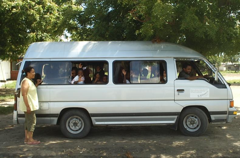 Malaika Kids heeft een nieuwe bus!